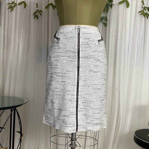 Calvin Klein Dresses & Skirts - NEW! Calvin Klein career, office, contemporary stretchy mini skirt! Size 10